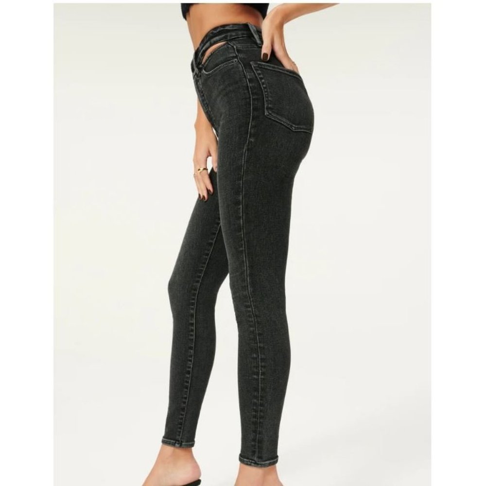 Good American Good Waist Slit Jeans GLSW419T Black210 10 / 30 FITS LIKE 8 - Picture 2 of 7